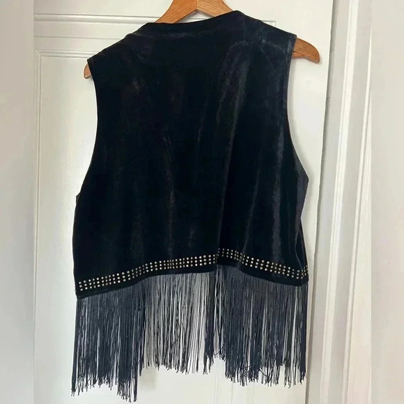 Vocal Women’s Faux Suede Studded Fringe Vest - Western Boho Festival Style - Picture 4 of 9